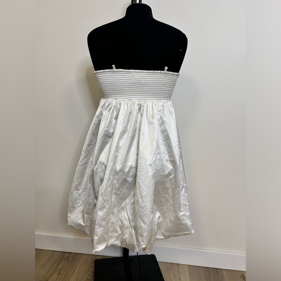 ◾️Aritzia Sunday Best Strapless Elio Poplin Dress - Picture 4 of 10